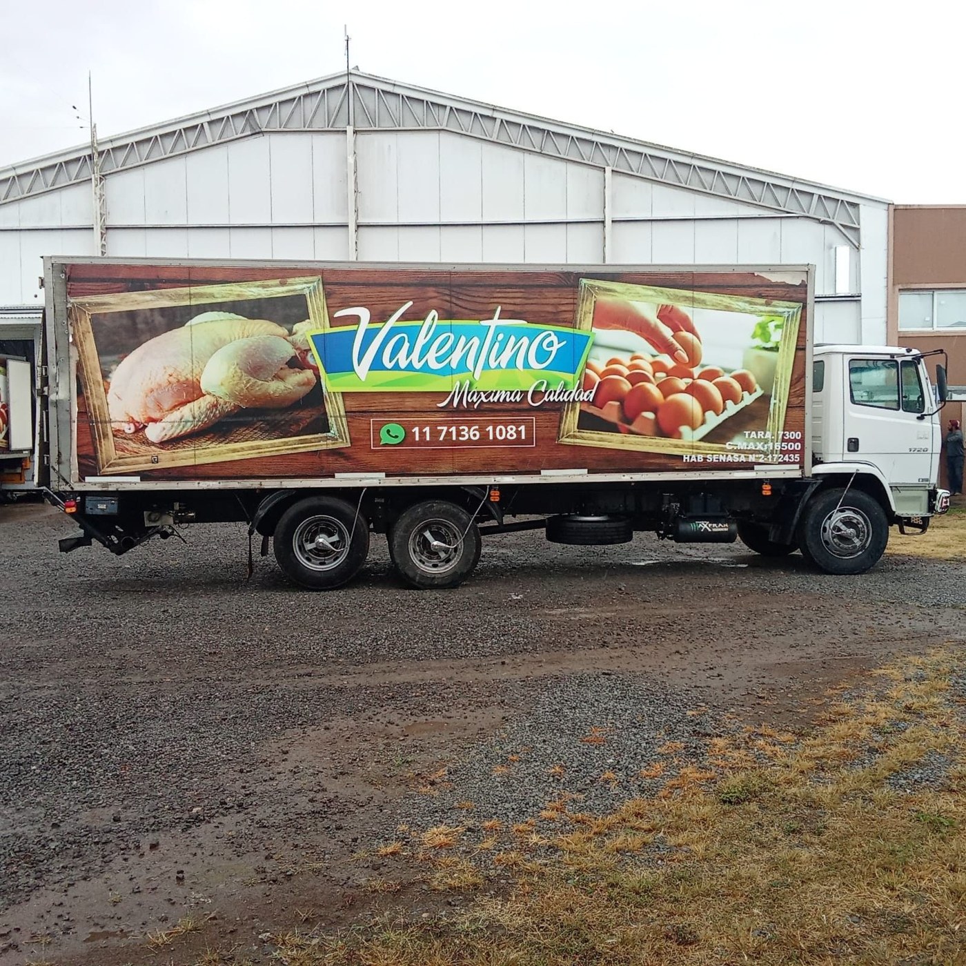 Camión de distribución Valentino